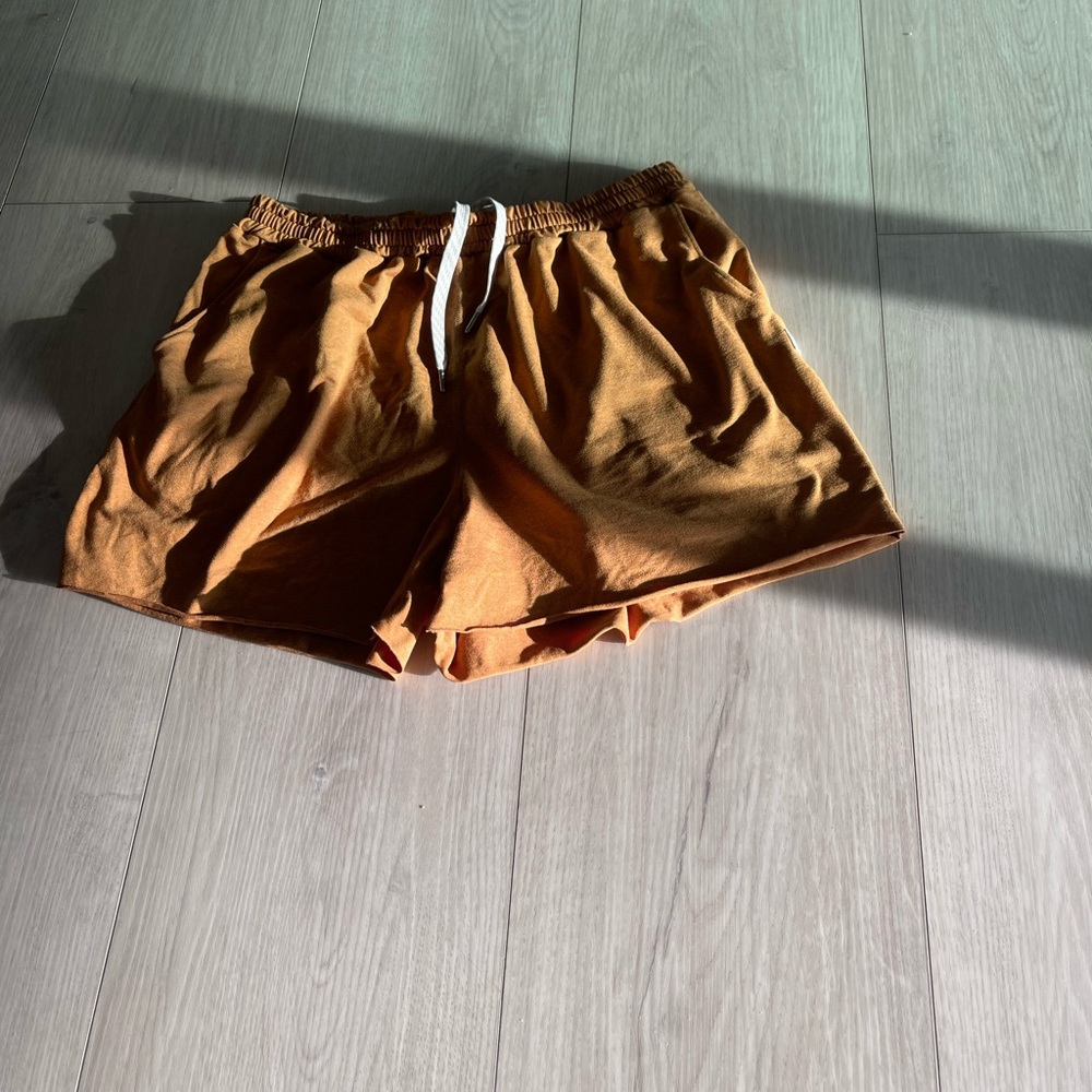 Vuori Tan Athletic Shorts Lightweight Relaxed Fit